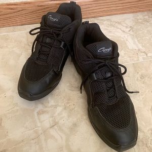 Capezio Fierce Dansneaker, Black, Women’s or Men’s